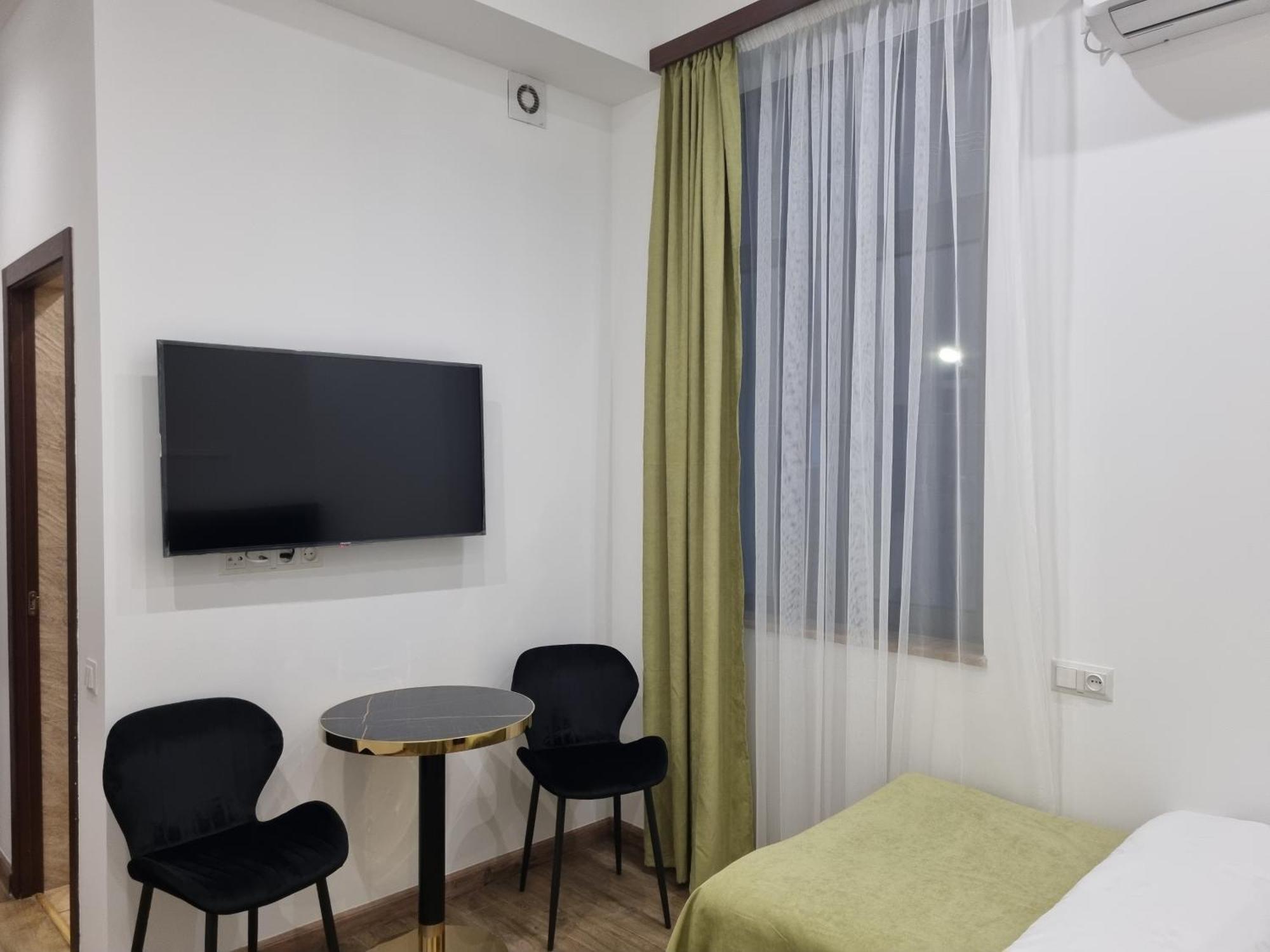 Day Inn Hotel Yerevan Exterior photo